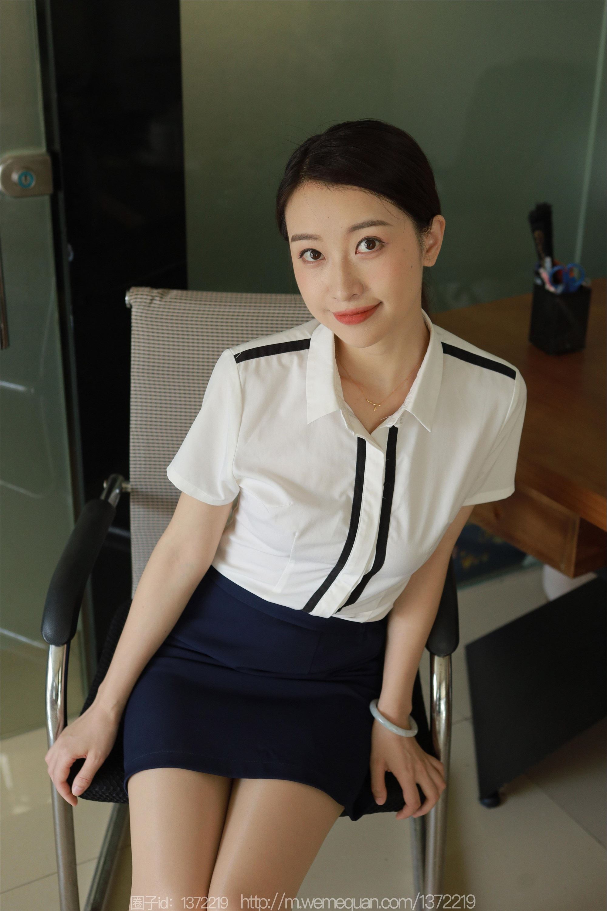 IESS异思趣向  2023.05.20 丝享家 1456 小婕《桌上的交易》